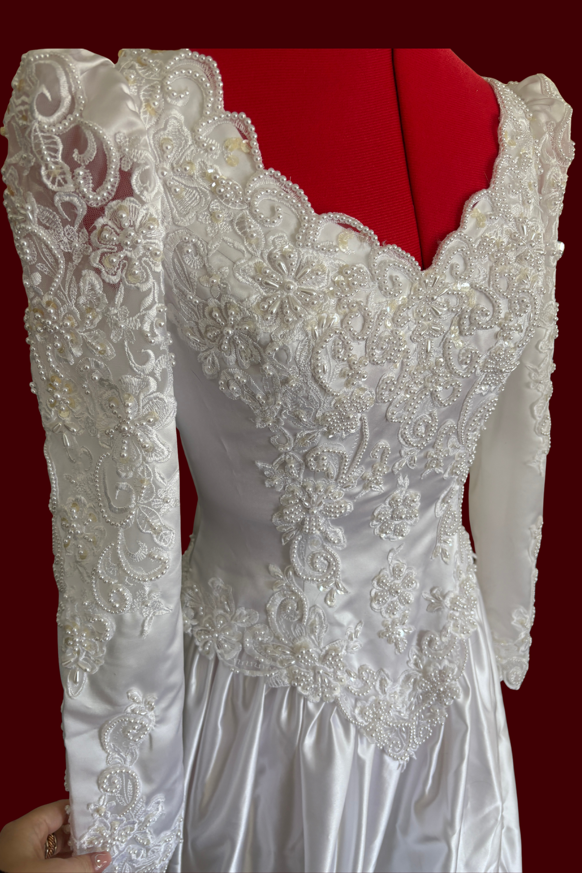 Vintage Michelangelo Wedding Dress, Delicate beaded sleeves, basque waist